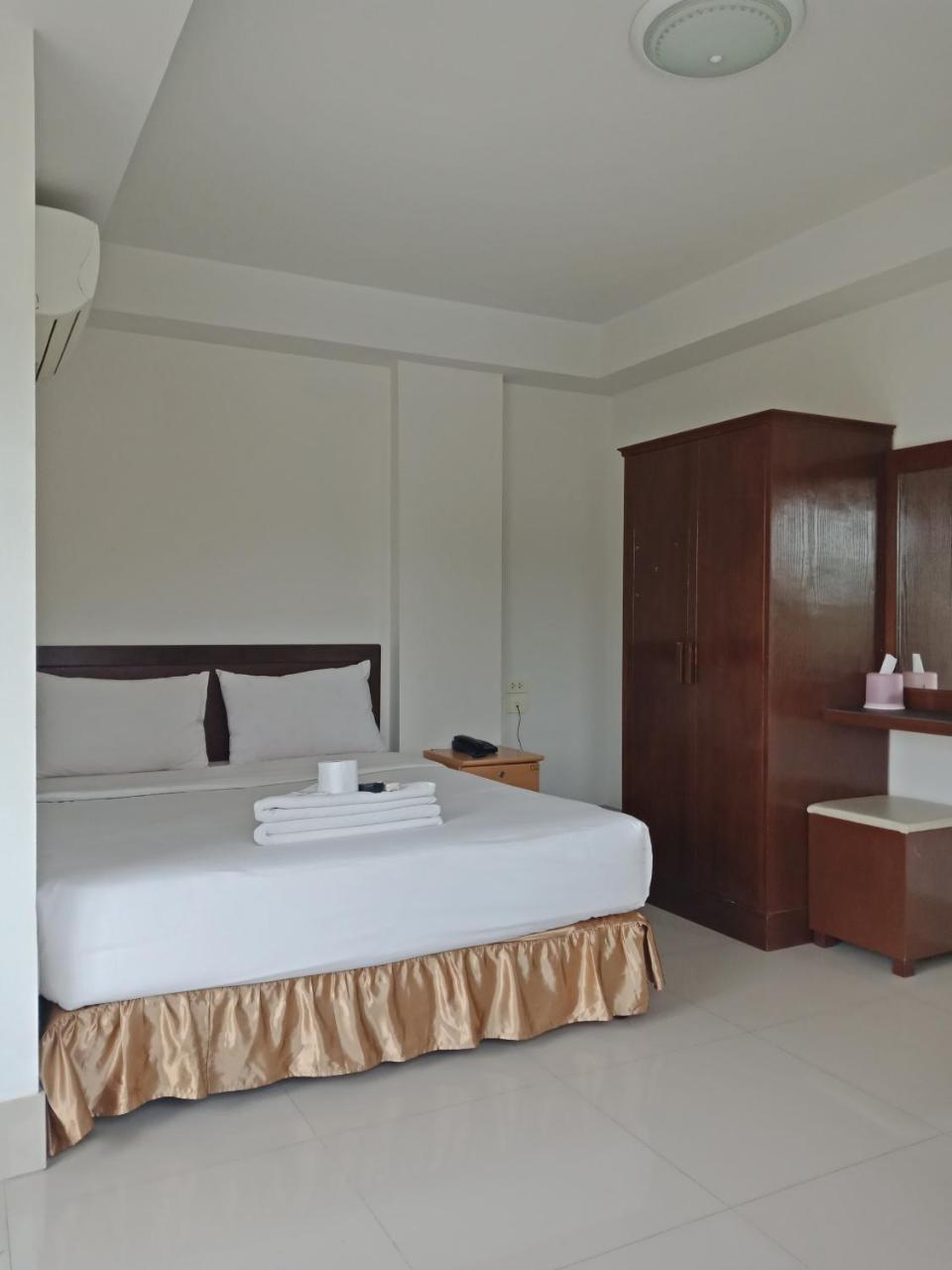 Baanpak Sam Anong Aparthotel Hua Hin Bagian luar foto